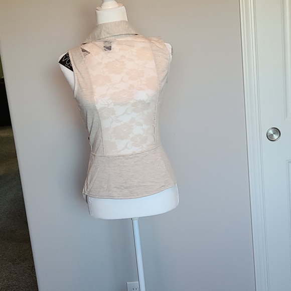 Vest - Picture 2 of 2